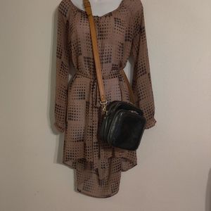 Vernis Wooster Crossbody